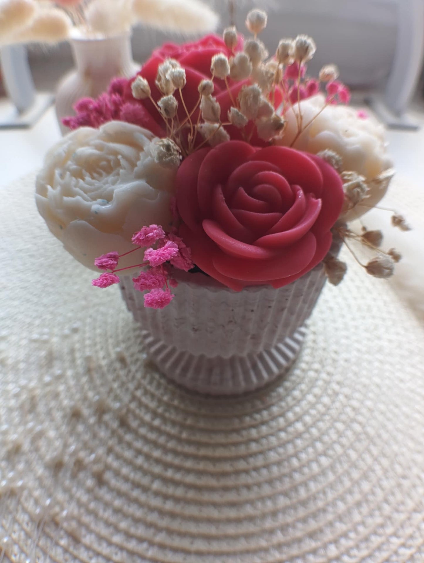 Bouquet Selena – Élégance florale et fondants parfumés en pot artisanal